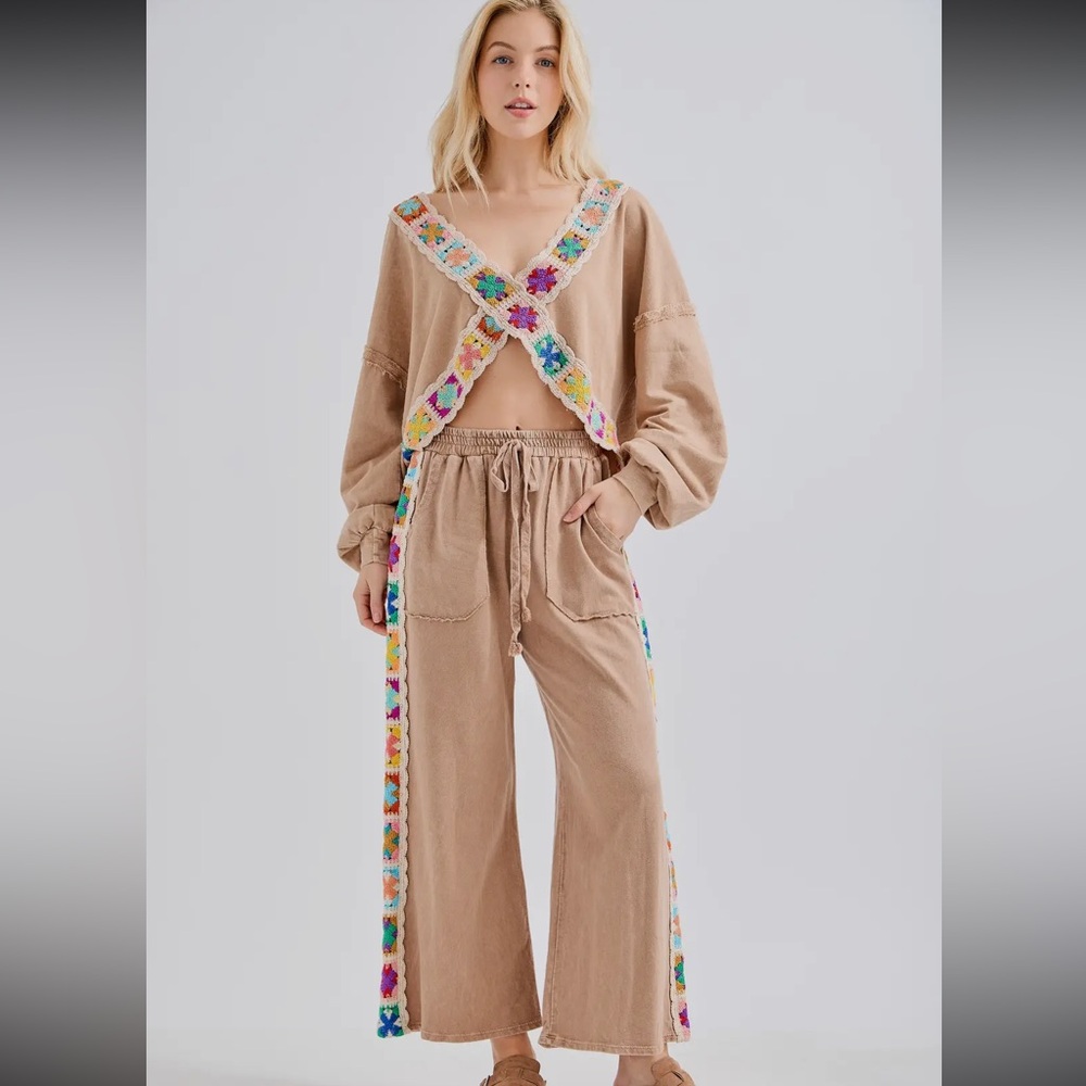 Anthropologie J. HER Crochet Set with Colorful Crochet Accents
